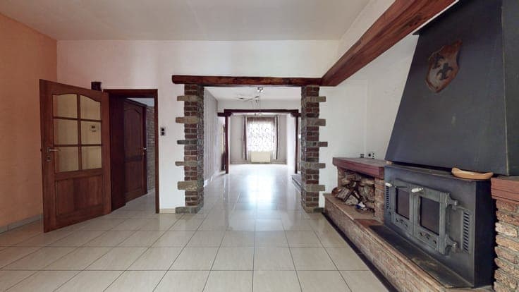 Belle maison 4 chambres, bureau et beau jardin.