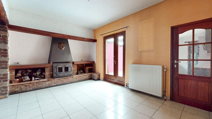 Belle maison 4 chambres, bureau et beau jardin.