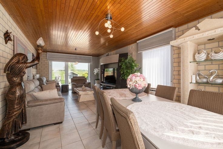Well-maintained family home with 3 bedrooms in Wichelen
