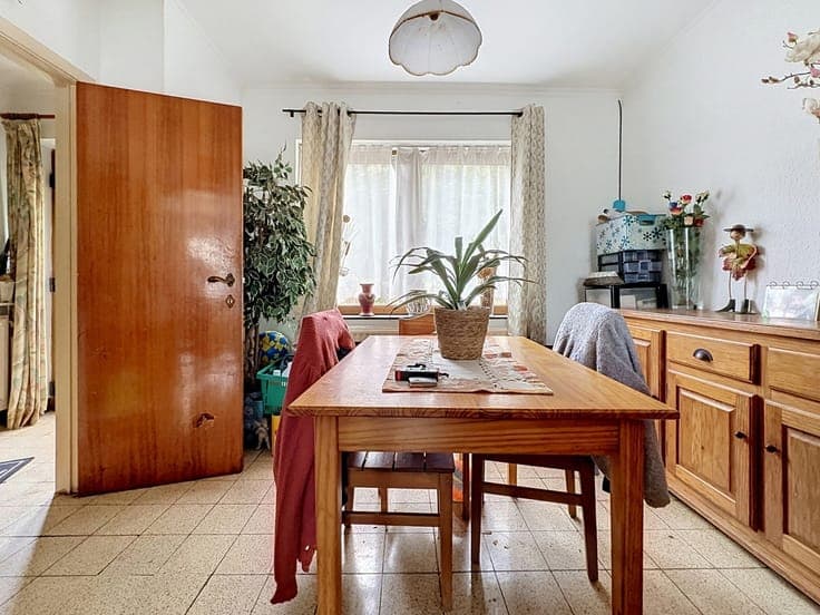 3-bedroom house with garden, convertible attic