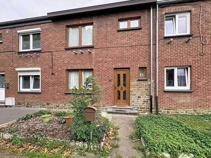 3-bedroom house with garden, convertible attic