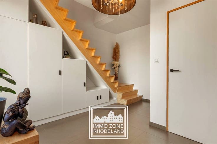 Extremely attractive, move-in-ready home with 3 bedrooms and