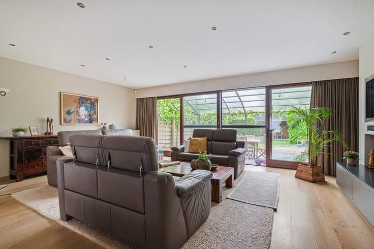 INSTAPKLARE WONING MET 3 SLK, TUIN EN GARAGE!