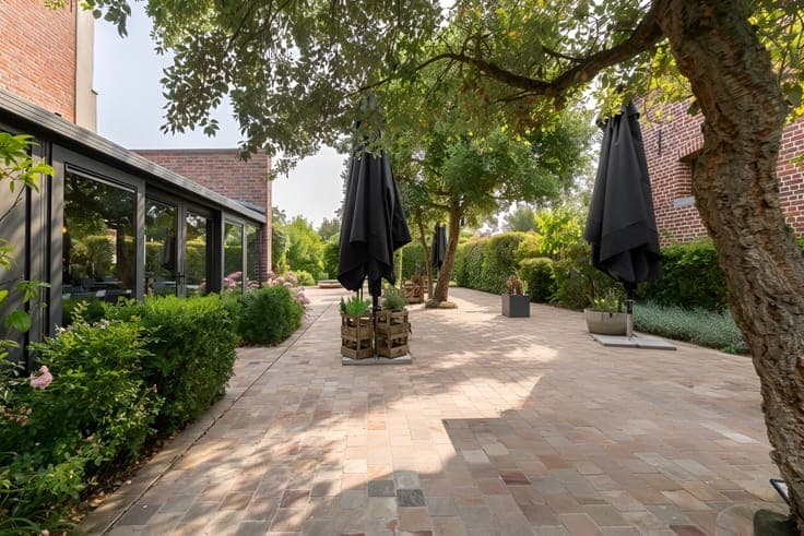 Ath - Mansion with garden and possible mixed use