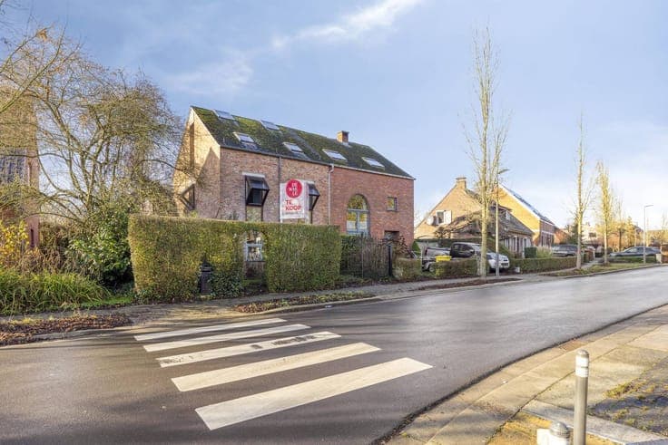 Semi-detached house for sale with 5 bedrooms in Kalmthout!
