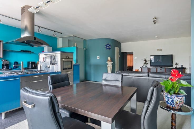 Woning met magazijn (130 m²) op centrale locatie te Womm...