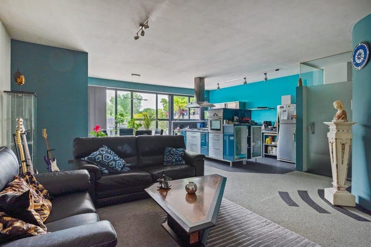Woning met magazijn (130 m²) op centrale locatie te Womm...
