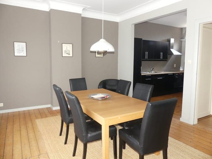Handelshuis met appartement te koop in het centrum van Wilri