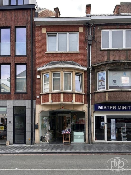 Visibilité optimale, rue principale centre-ville