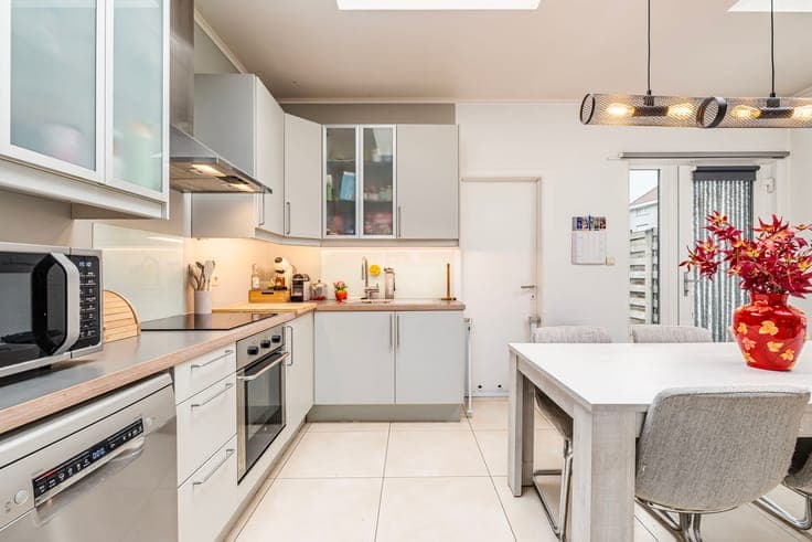 Charming, renovated city house with garden and outbuilding i