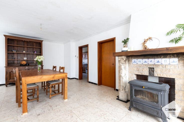 Leuke & lichtrijke charmante half-open woning met 4 slaap...