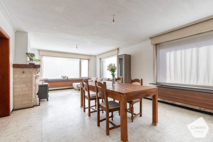 Leuke & lichtrijke charmante half-open woning met 4 slaap...
