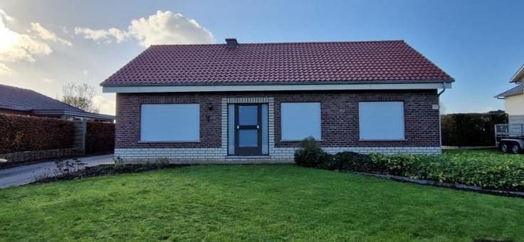 Ruime BUNGALOW open bebouwing, met 2 slaapkamers, grote ...