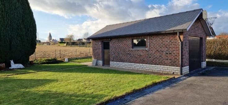 Ruime BUNGALOW open bebouwing, met 2 slaapkamers, grote ...