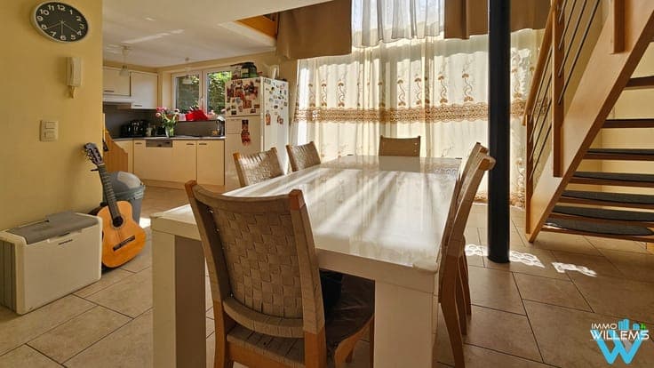 Spacious home with cute garden near centre of Kortenberg.