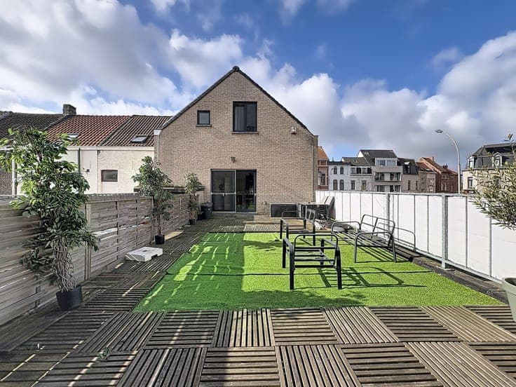 Charming townhouse with commercial space for sale in Ghent