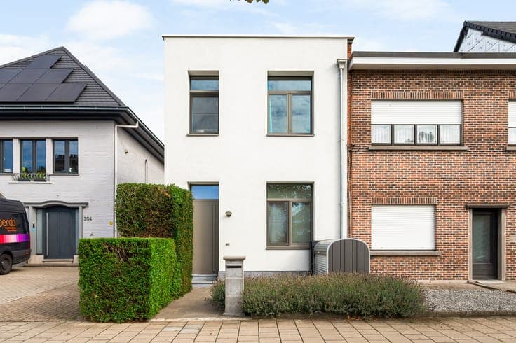 Instapklare woning met 3 slpkrs en tuin te Wilrijk