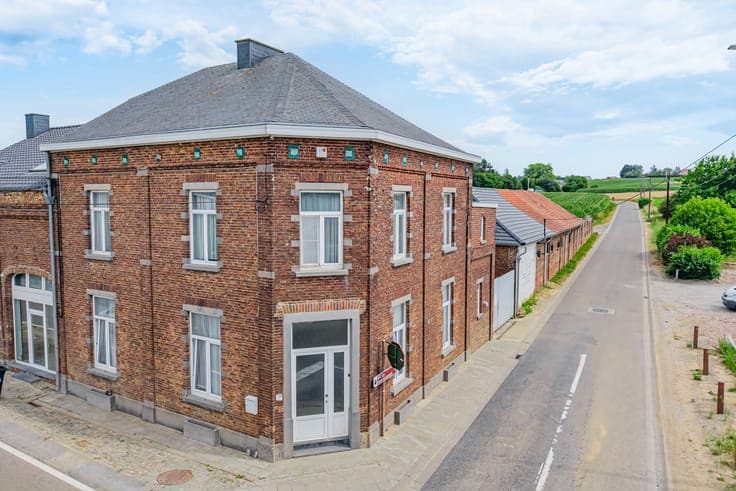 Character Property – Exceptional Spaciousness!