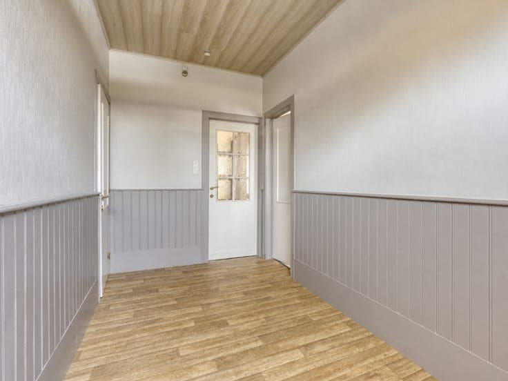 Ruime woning met garage, 6 slpk en tuin te Werken