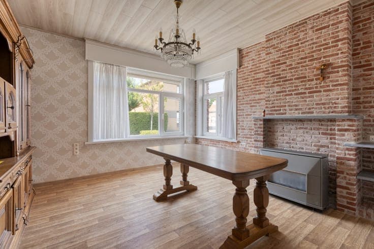 Ruime woning met garage, 6 slpk en tuin te Werken