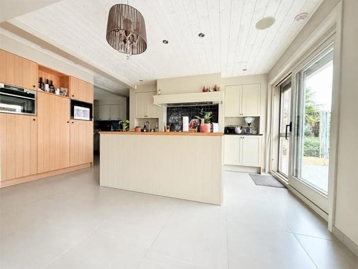 Alleenstaande woning in rustige wijk (551m2)