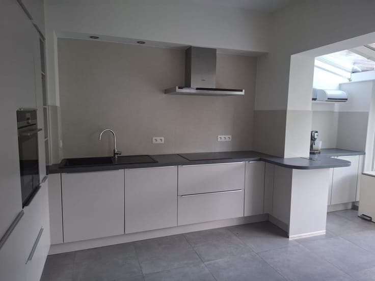 Turnkey house - 4 bed. 2 bath. with garden