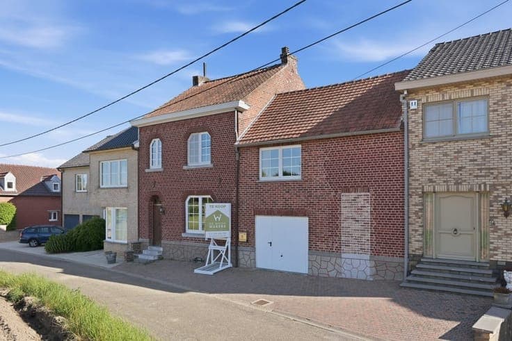 Ruime gesloten bebouwing met aparte studio en veel mogeli...