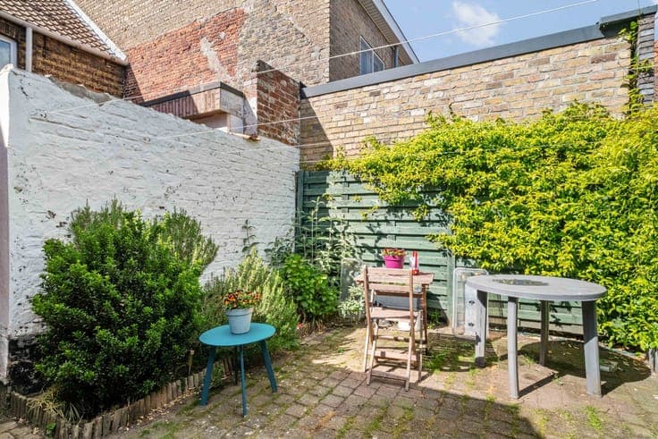 SUNNY, PRACTICALLY FURNISHED HOB with BEAUTIFUL TERRACE (ac