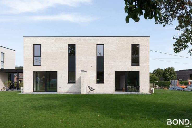 Instapklare nieuwbouwwoning op gunstige locatie!