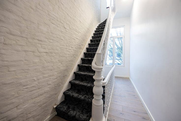 Investment Property with 4 Apartments!