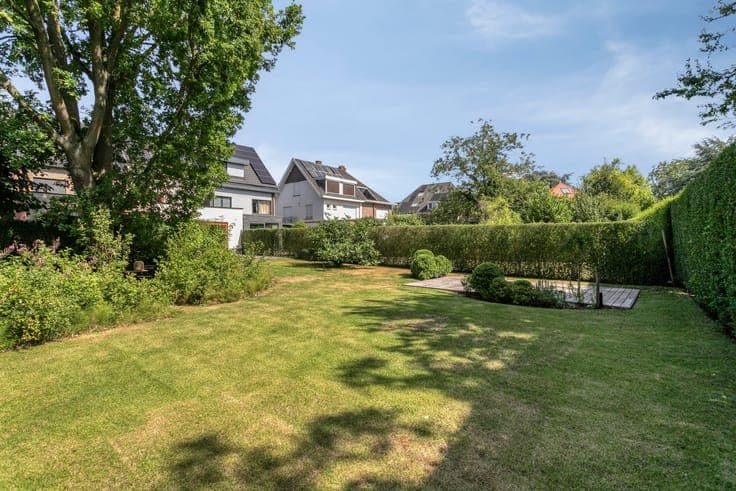 Townhouse with a dream garden near Ghent-Saint-Peter's Stati