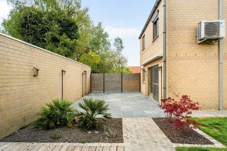 Detached house with 3 bedrooms, well-maintained garden and