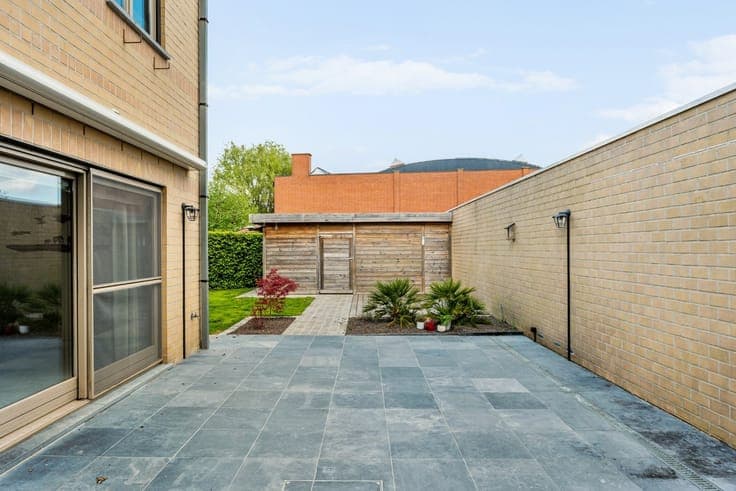 Detached house with 3 bedrooms, well-maintained garden and