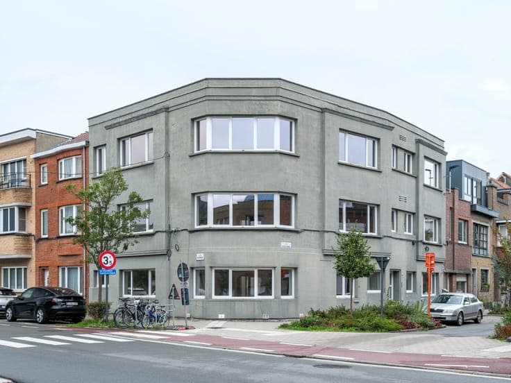 Fully renovated investment property with six apartments nea