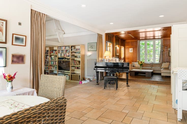 Architectural gem in a prestigious location