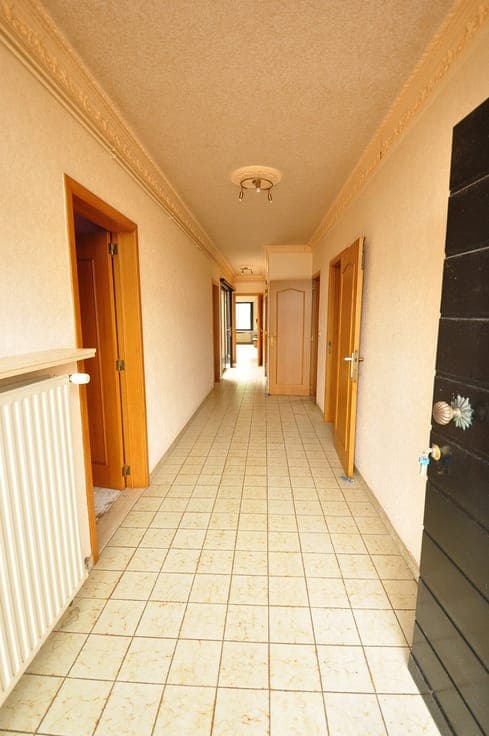 Bungalow met grote garage en twee slaapkamers