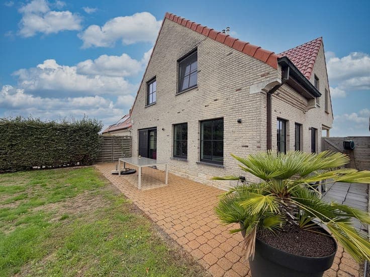 Unieke, lichtrijke gezinswoning met zonnige tuin