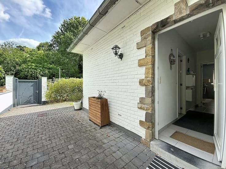 Detached House – 3 Bedrooms – Landscaped Garden