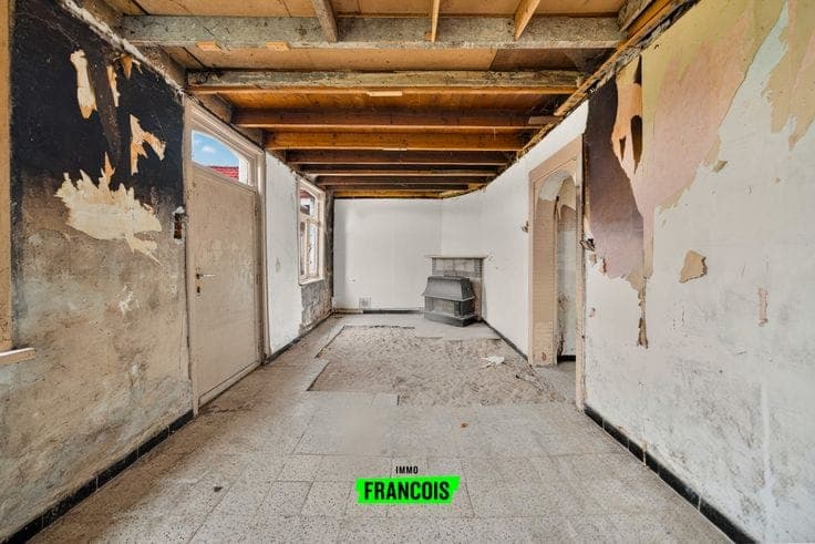 Detached house to renovate on a 550 m² plot in Klerken for …