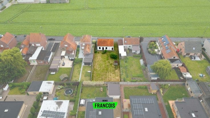 Detached house to renovate on a 550 m² plot in Klerken for …
