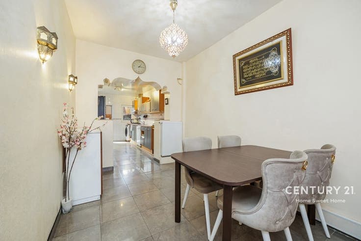 Spacious 4-bedroom house overlooking the beautiful Achterham