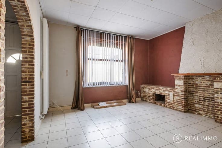 Op te frissen woning met 3 slaapkamers en binnenkoer te C...