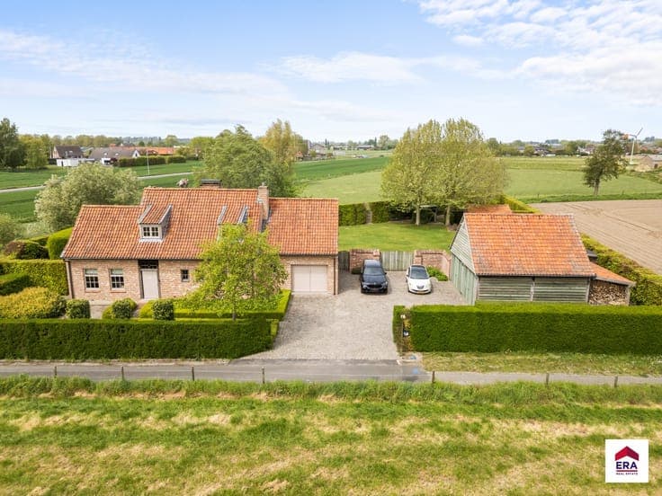 Spacious home with pool in Dentergem
