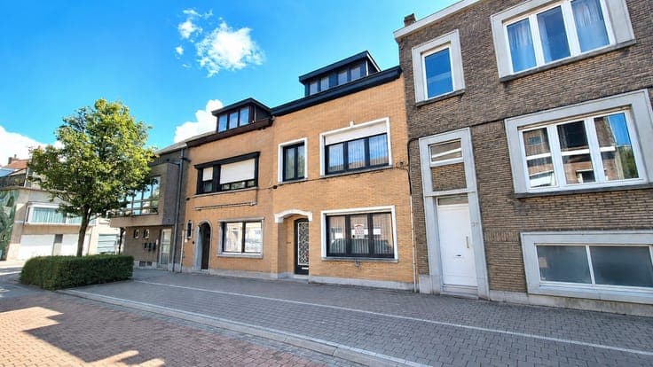 OPEN HUIS ZATERDAG 29/08 van 10u tot 11u. Ruime woning me...