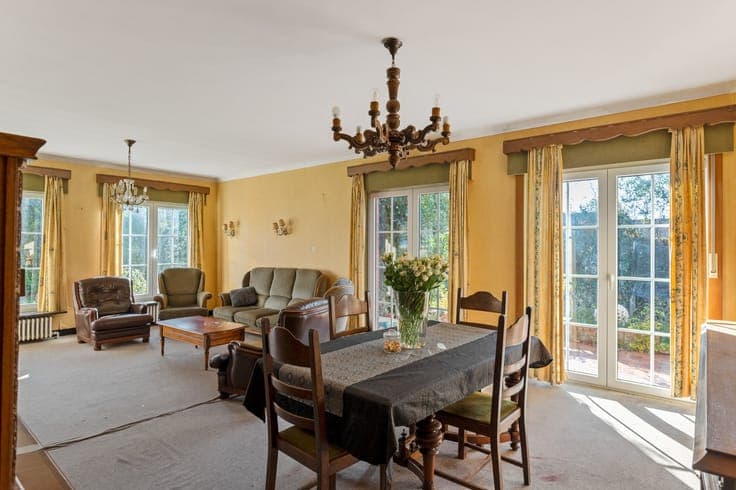 Te renoveren villa met 5 slpkrs op een perceel van 3908 m...