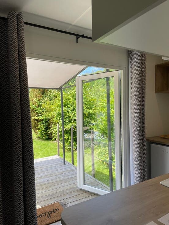 2-bedroom chalet with terrace - Camping l'Eau Vive