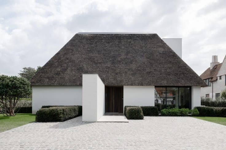 Exclusive villa with high-end finishes, set in a pleasant...