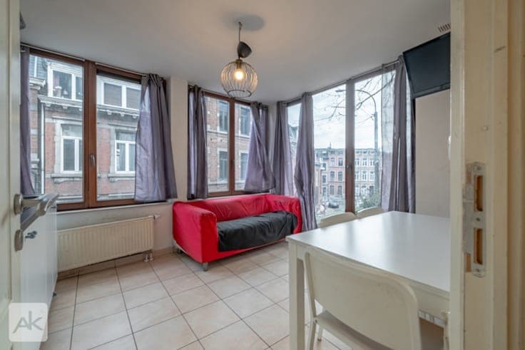 Superb opportunity on the doorstep of the Laveu district!