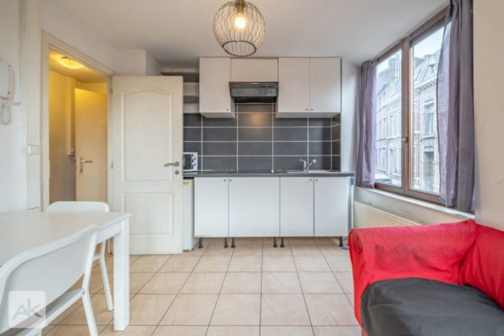 Superb opportunity on the doorstep of the Laveu district!