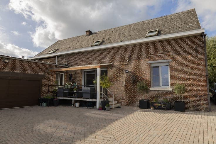 Instapklare woning met tuin in landelijk kader